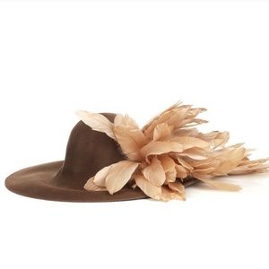 Iso Littledoe Pearl Feathered Hat 
